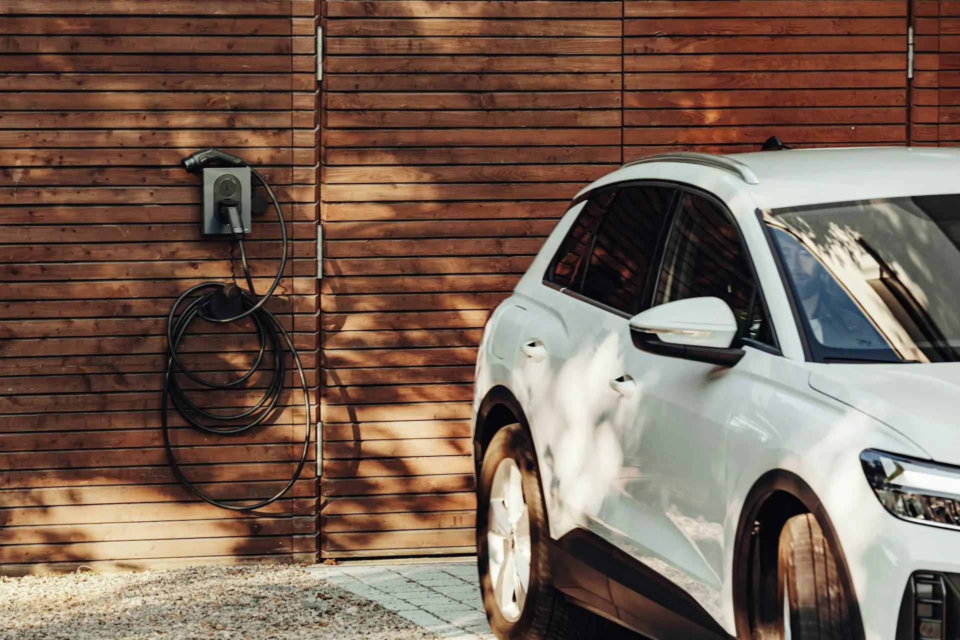 Wallbox mit Elektroauto
