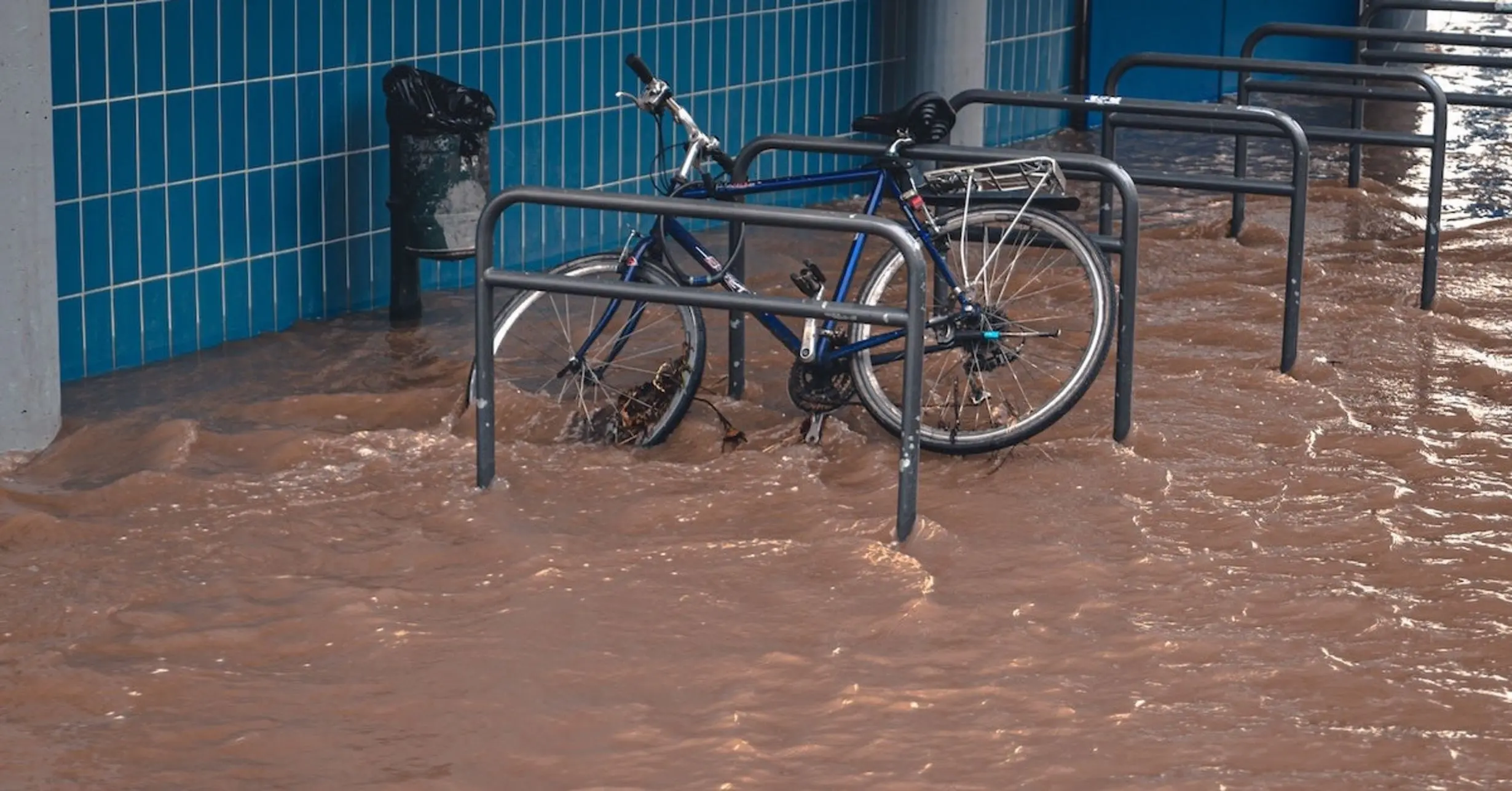 Fahrrad überschwemmt